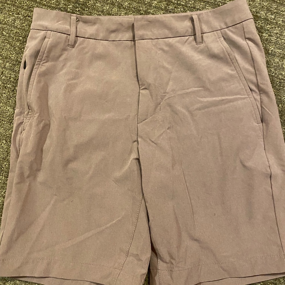 Men’s golf stye shorts - size 30.